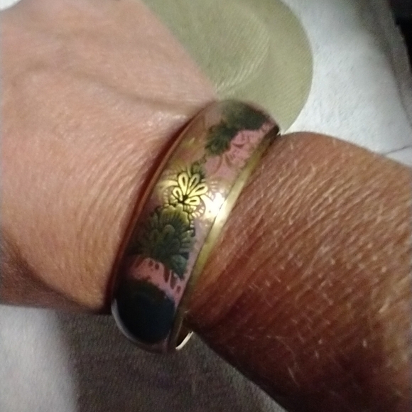 Brass decorative pink bangle bracelet heart 💕 - Picture 6 of 6